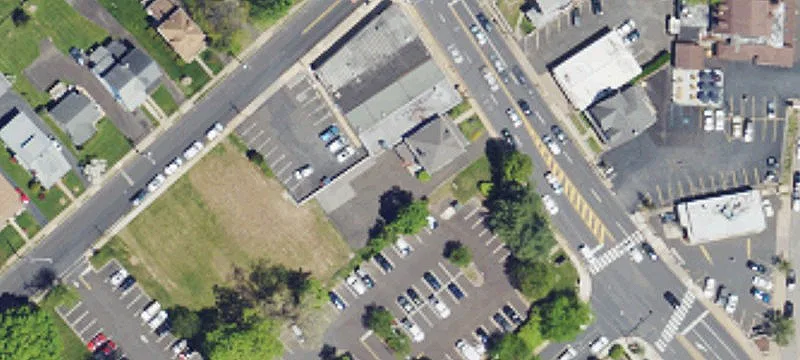 208 Easton Rd