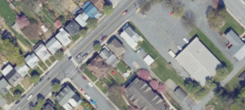 472 King St