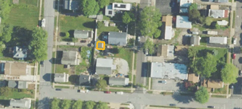 100 Carre Ave