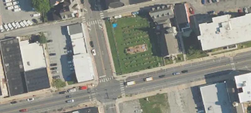 305 Lincoln Hwy