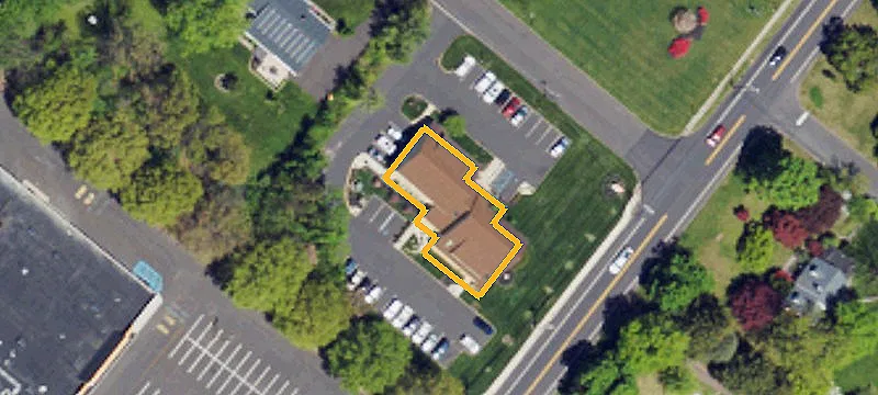 4 Meadowbrook Ln