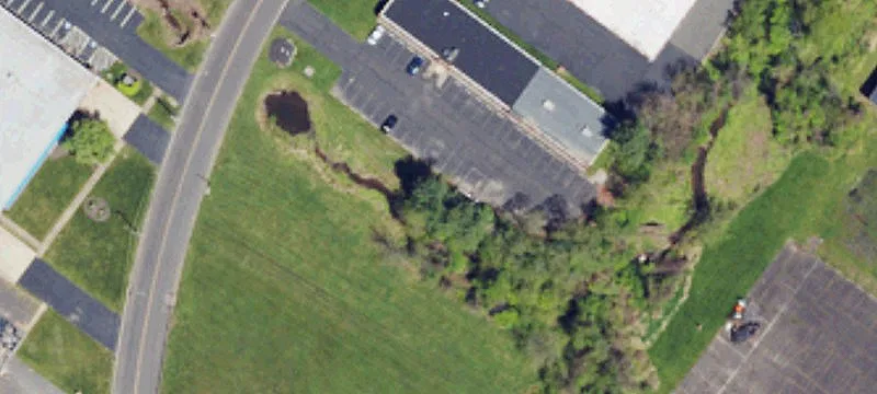 955 Louis Dr