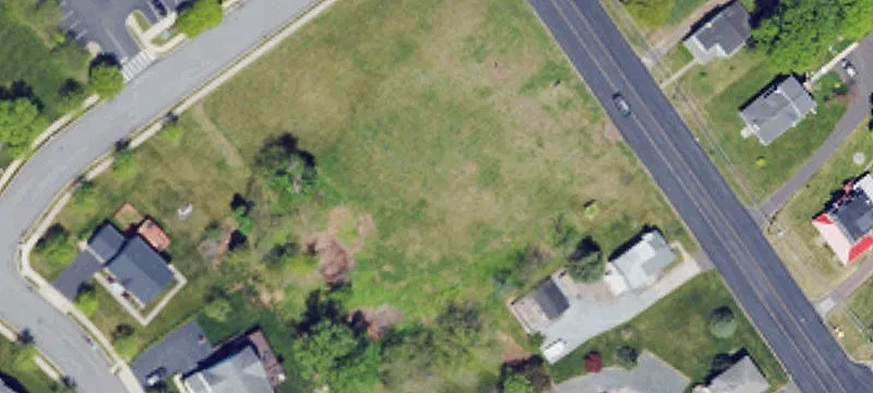 1526 Main St