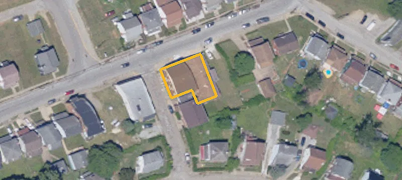 1011 Main St