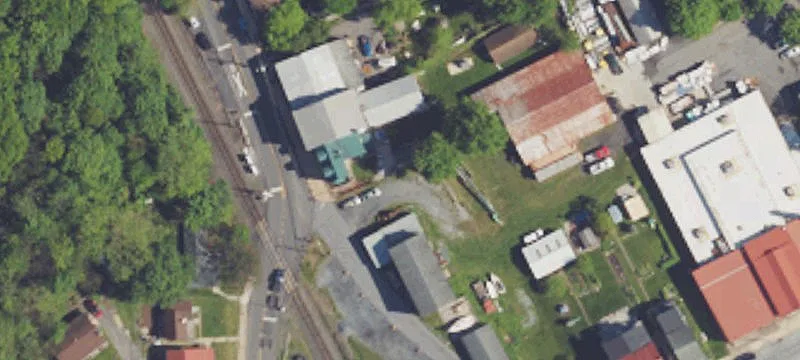 37 Railroad Ave