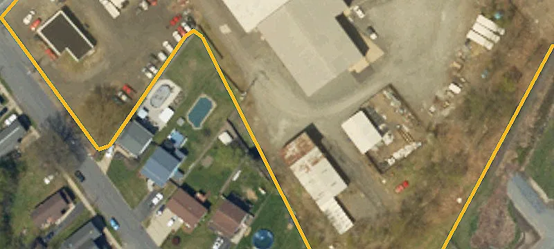 1067 Main St