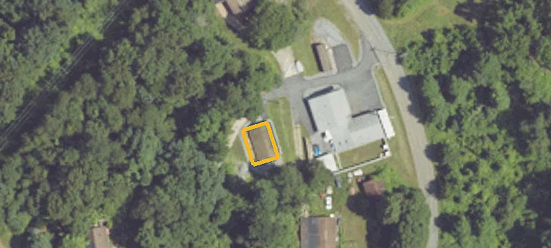 15 Lewis Ln