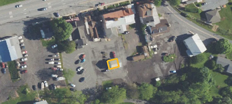 3176 Main St