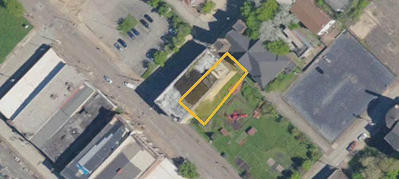 825 Braddock Ave