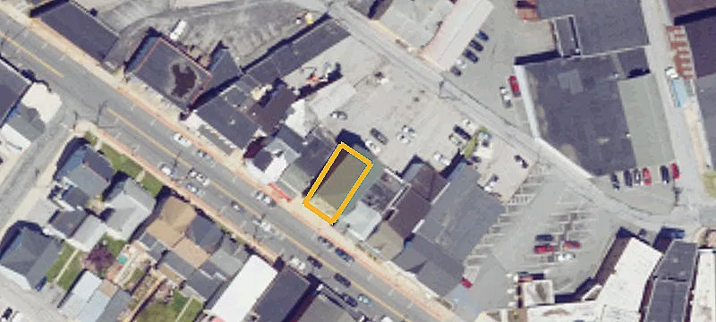 27 Main St