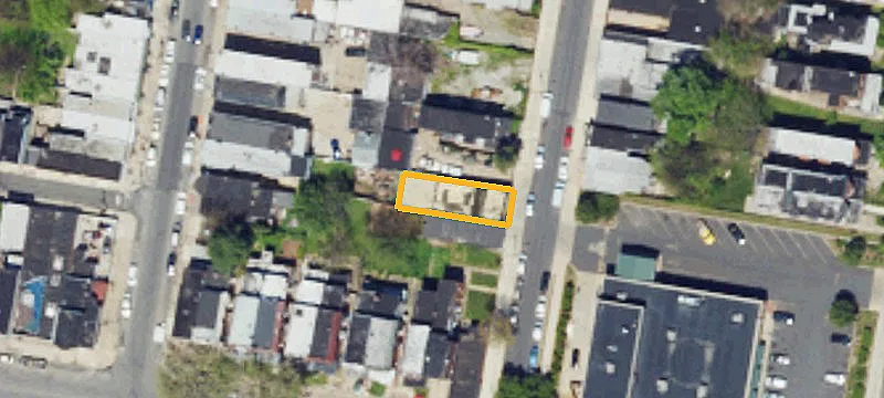 318 Gross St