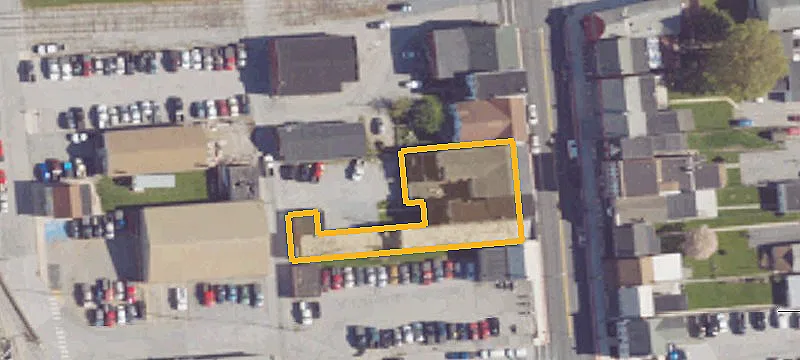 128 Main St
