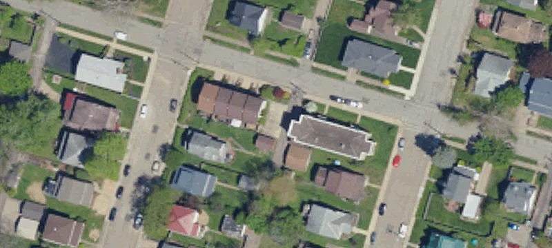 1504 Ctr Ave