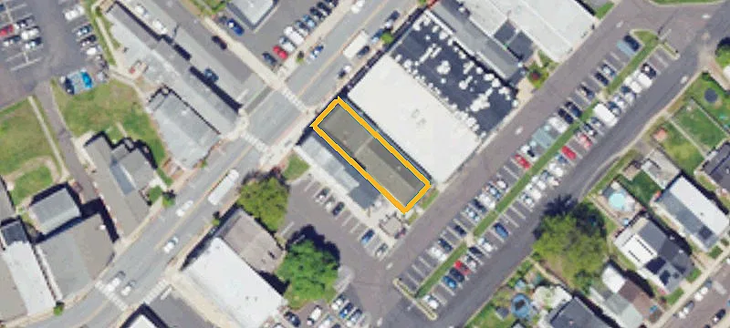 324 Main St