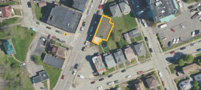 3911 Main St