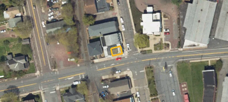 320 Main St