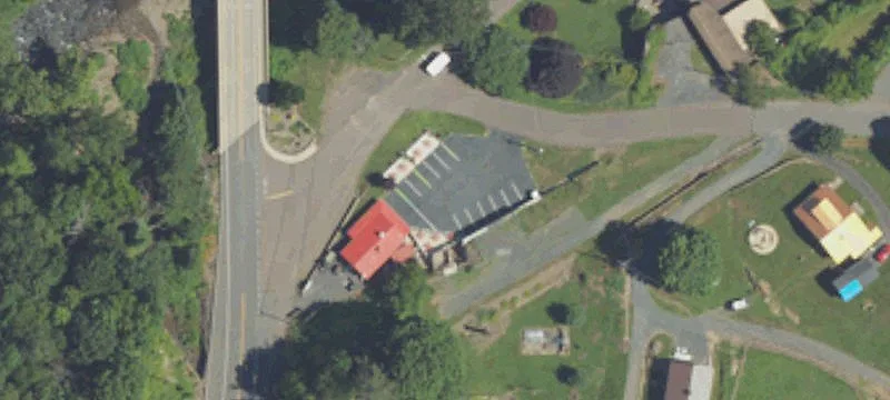 4 School House Rd