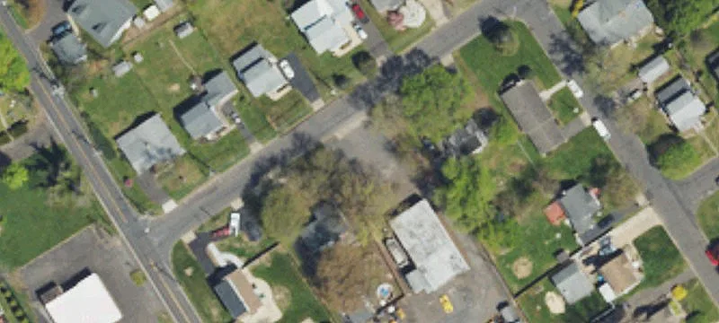 16 Moon Dr