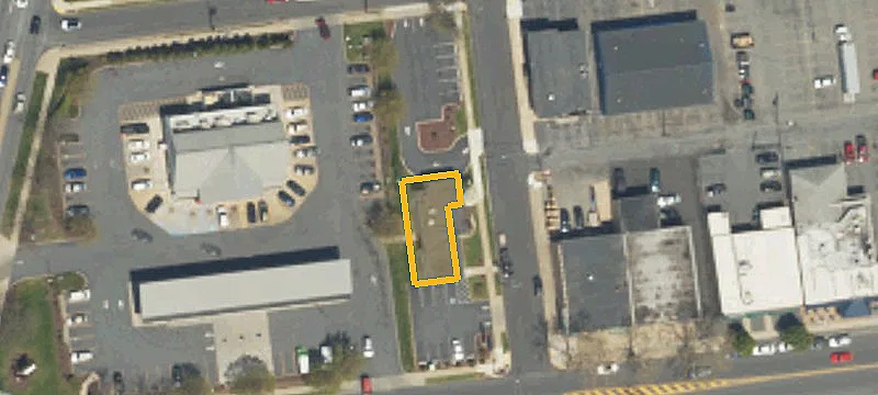 943-947 Un Blvd