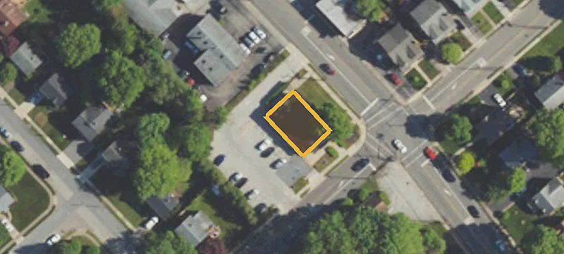 40 Woodland Ave