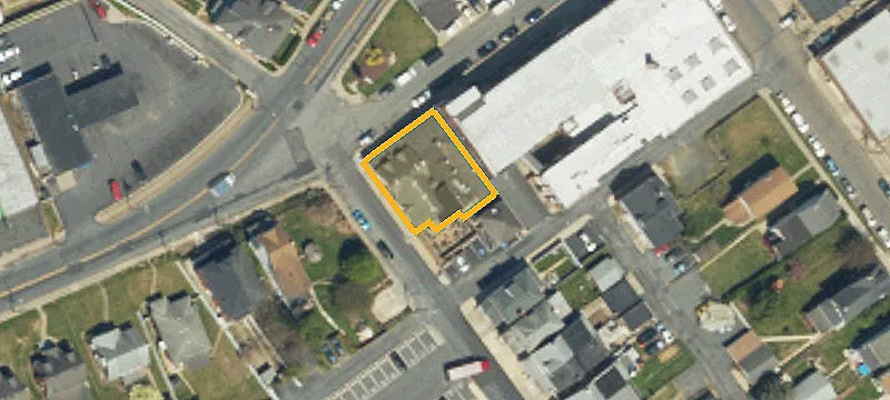 1028 Broadway