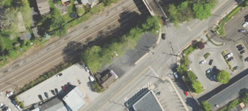 885 Lancaster Ave
