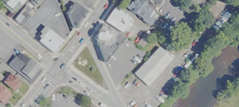 1833 Main St