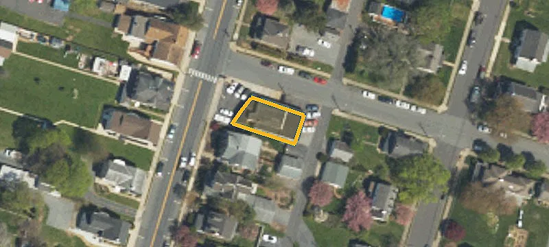 1381 Main St