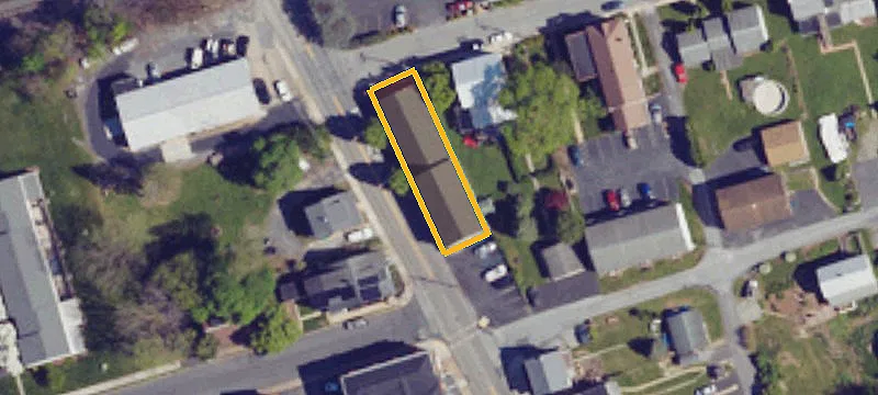 17 Railroad Ave