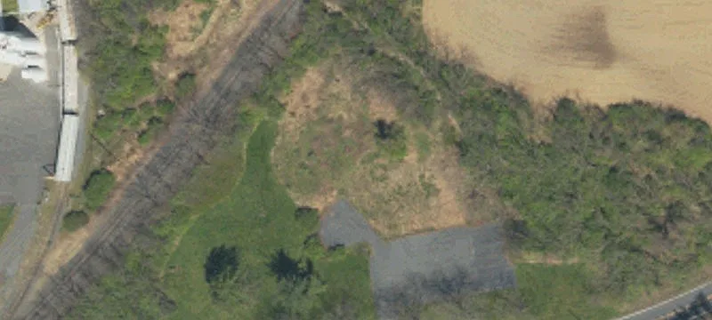 697 Lawn Rd