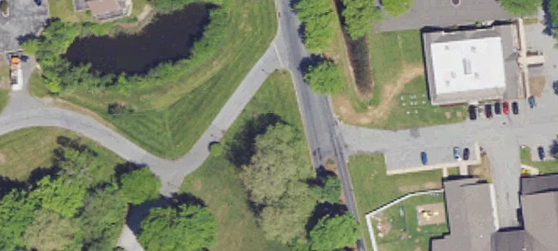 4 Ponds Edge Dr