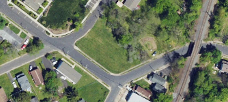 2213 Hamilton Ave