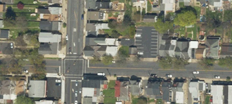 902 Main St