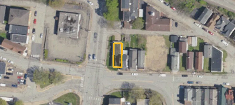 136 Middle Ave
