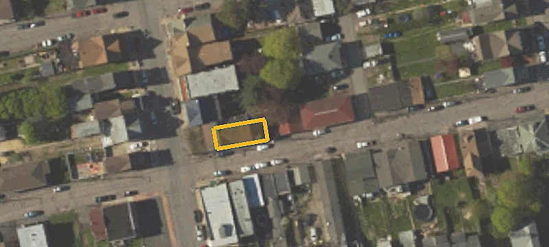 221 Crnr Seybert St
