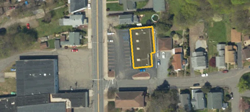 561 Crnr N Main St