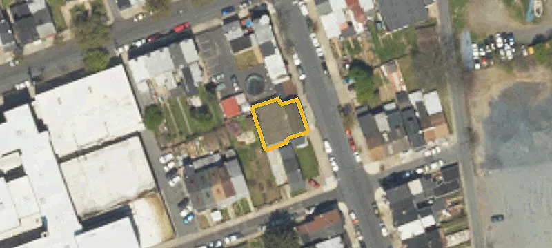 134-136 Rdg Ave