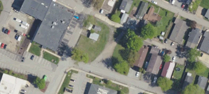 Woodland Ave
