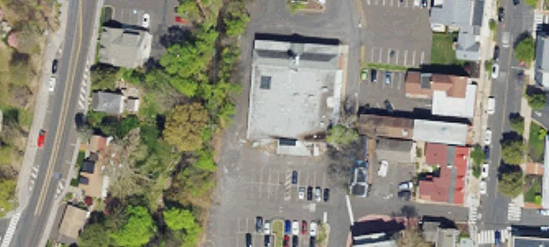 10 Ctr Ave
