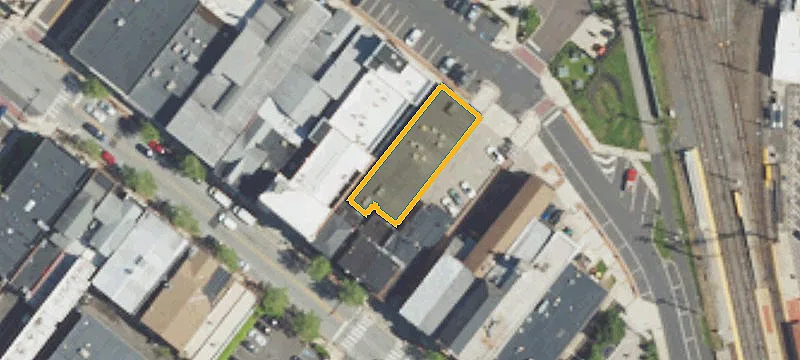 303-305 Main St