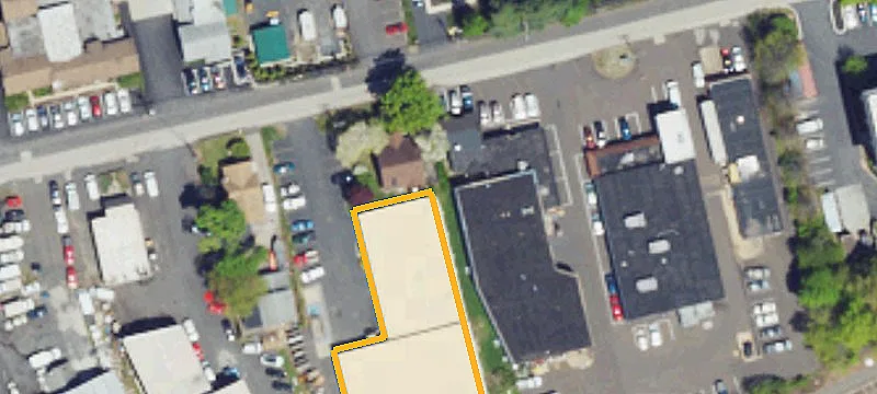 2557 Wyandotte Rd
