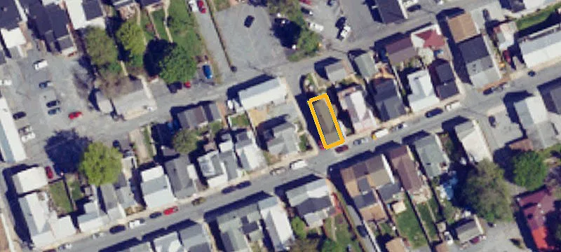 28 Locust St