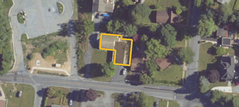 2422 Locust Ln