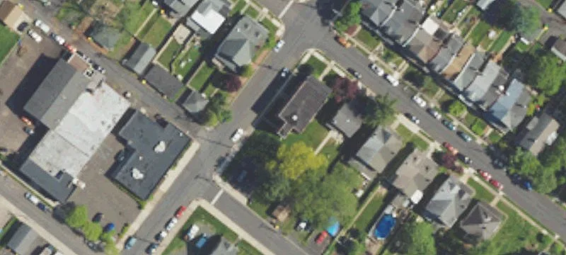 100 3rd St