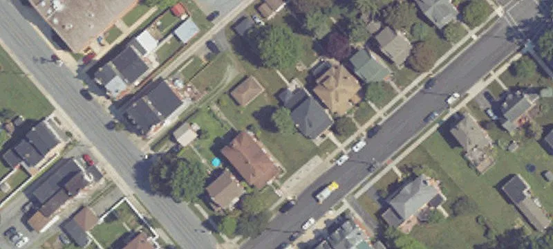 915 Locust St