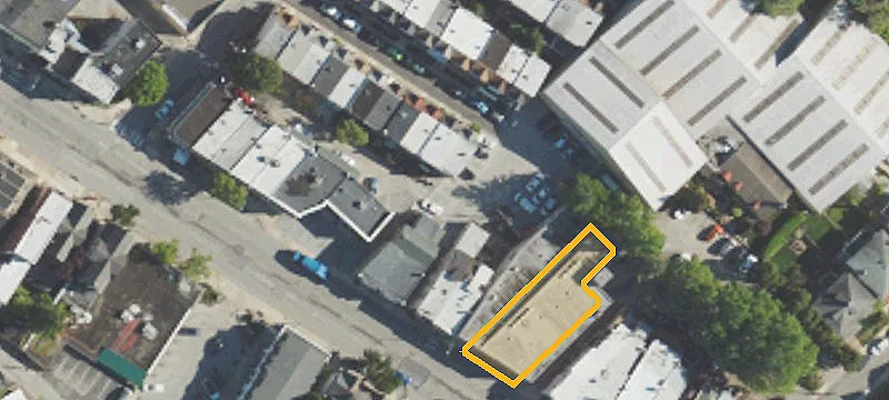1029 Lancaster Ave
