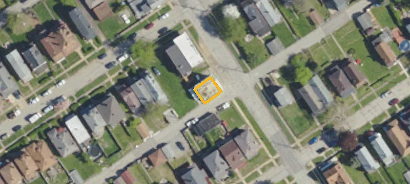 2008 Maple St