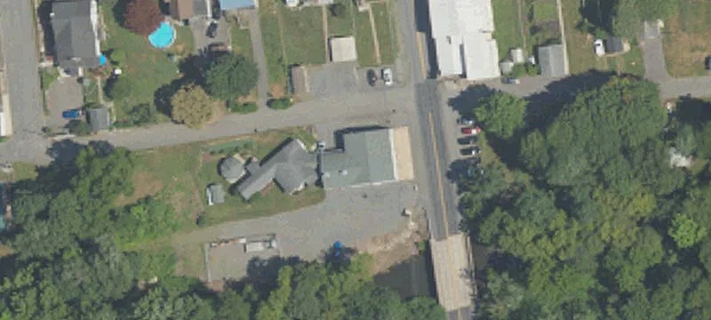 100 Railroad St