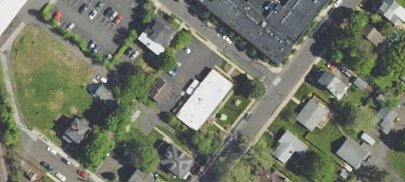 220 Line St