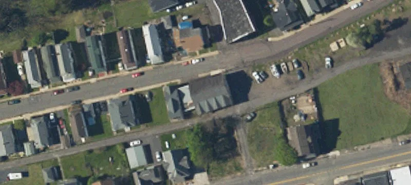 100 Railroad St